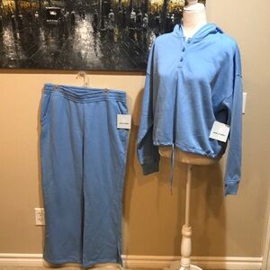 NWT 2 Piece Ease of Motion Cotton Blend Powder Blue Jogger Set-Size Large